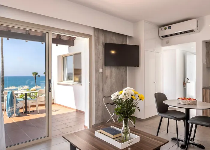 Resort Kapetanios Aqua Coral Bay