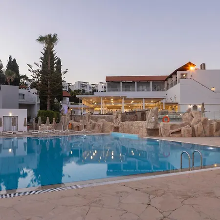 Kapetanios Aqua منتجع