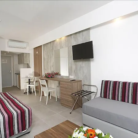 Kapetanios Aqua منتجع كورال باي